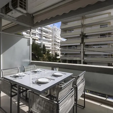 Apartment Renovated With Sea View In Palaio Faliro *